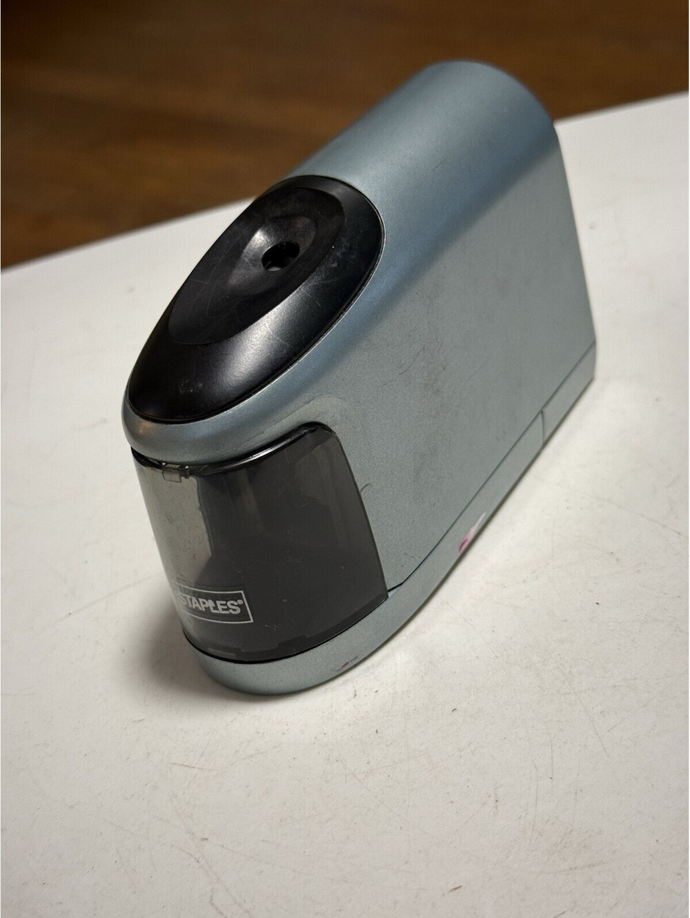 Staples Battery Operated Pencil Sharpener Silver/Black (17813)